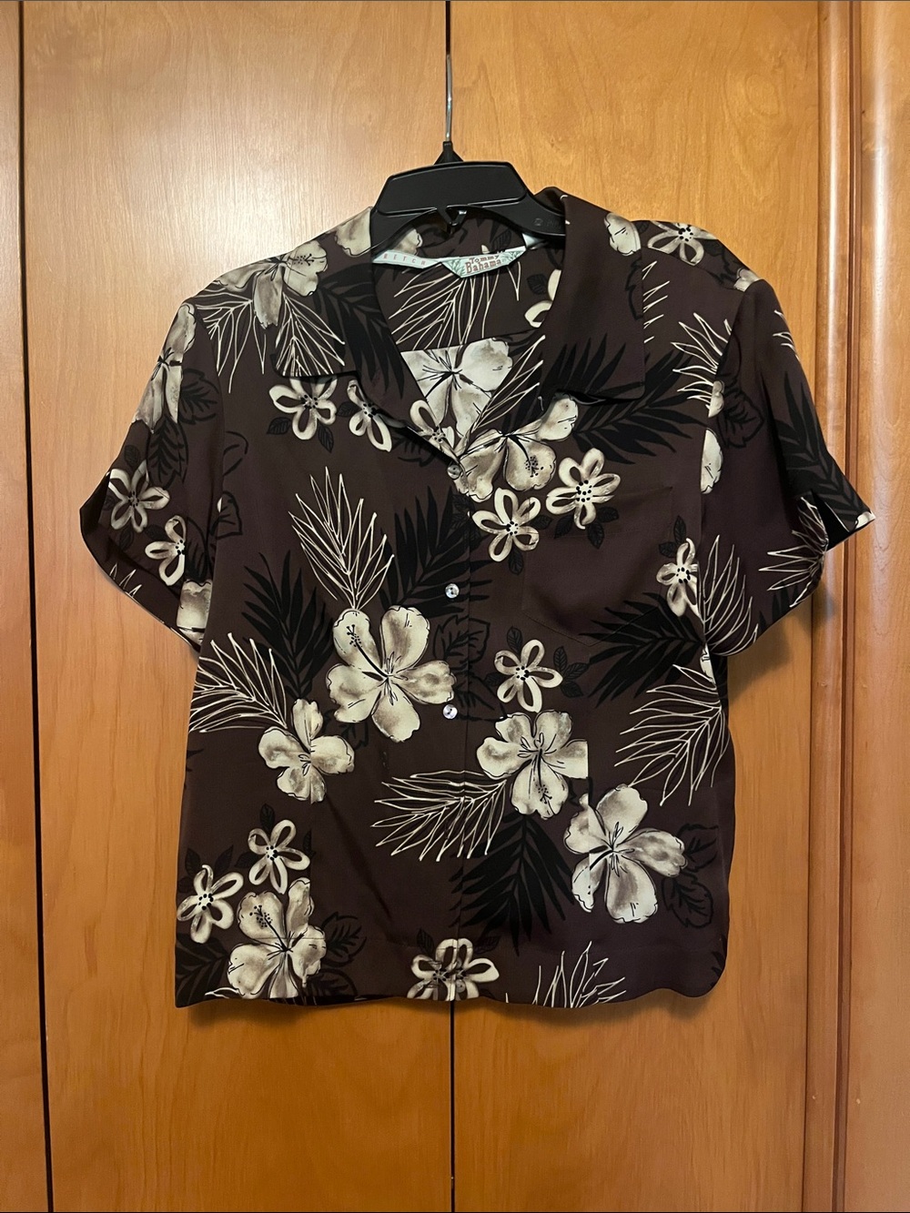 Vintage Tommy Bahama 93% silk Hawaiian Button-Down Shirt